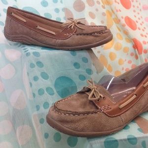 MONDAY MADNESS!! Earth Origins Leather Boat Shoes